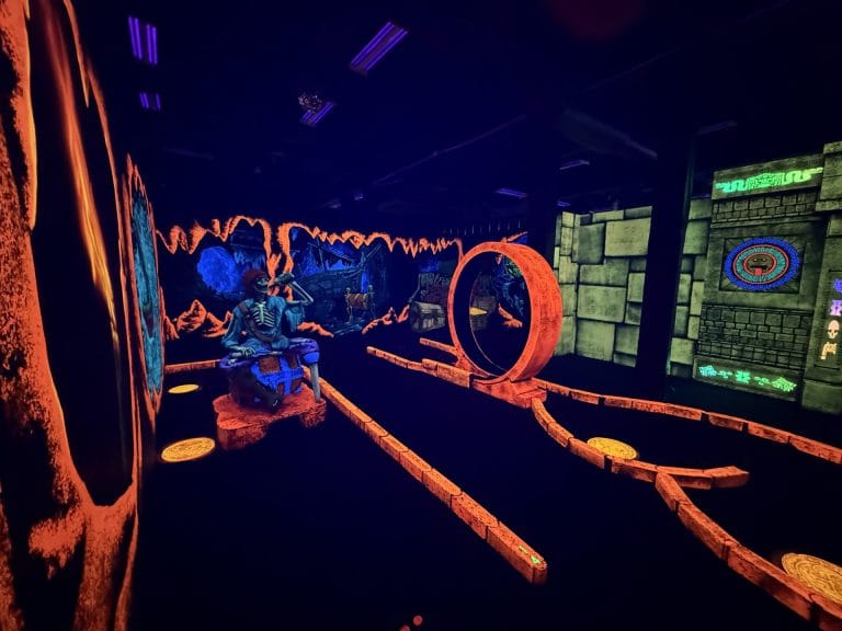 Ultimate Ultimate Sacramento Summer Bucket List for Kids: Sac Town Family Fun Mini Golf