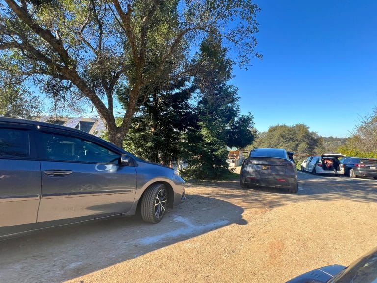 Parking at Sunset Ridge Fine Fruits