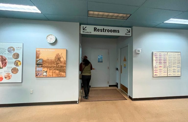 Nimbus Fish Hatchery: Restrooms