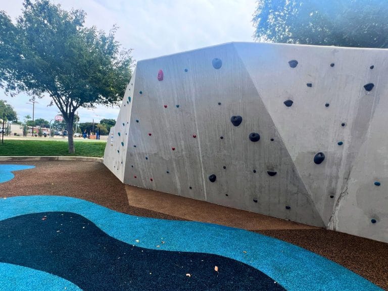 Westacre Park in West Sacramento: Rock Climbing Wall