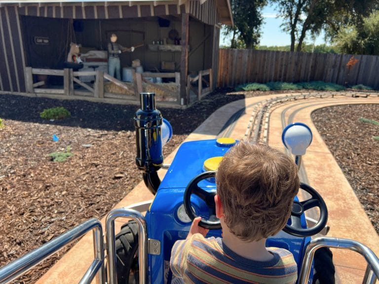 Bishop's Pumpkin Farm: Farmer Bill's Tootling Tractors