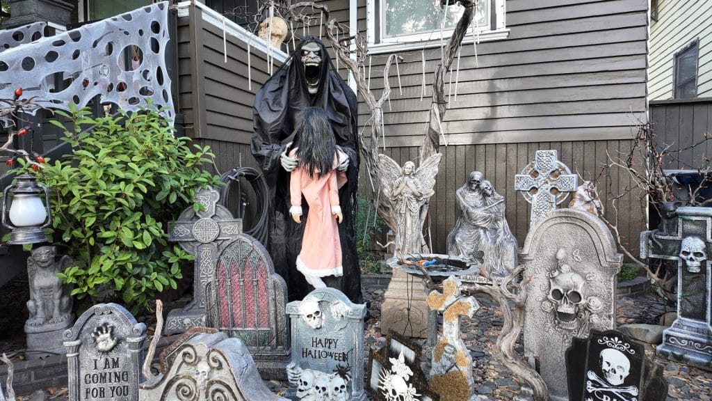 Oak Park Halloween House